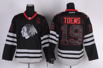 Jonathan Toews Chicago Blackhawks black jersey