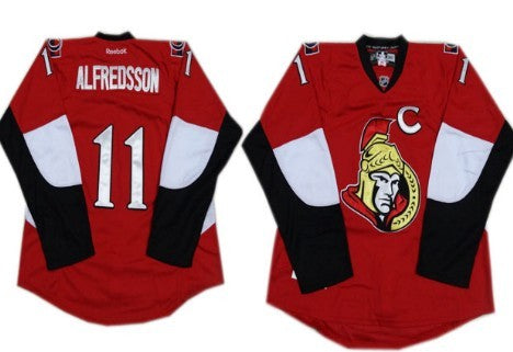 Daniel Alfredsson Ottawa Senators red jersey