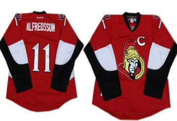 Daniel Alfredsson Ottawa Senators red jersey