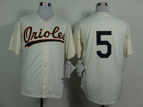 Brooks Robinson Baltimore Orioles cream jersey