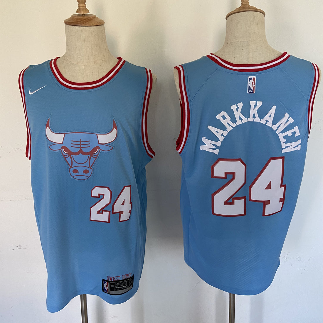 Laur Markkanen Chicago Bulls blue jersey