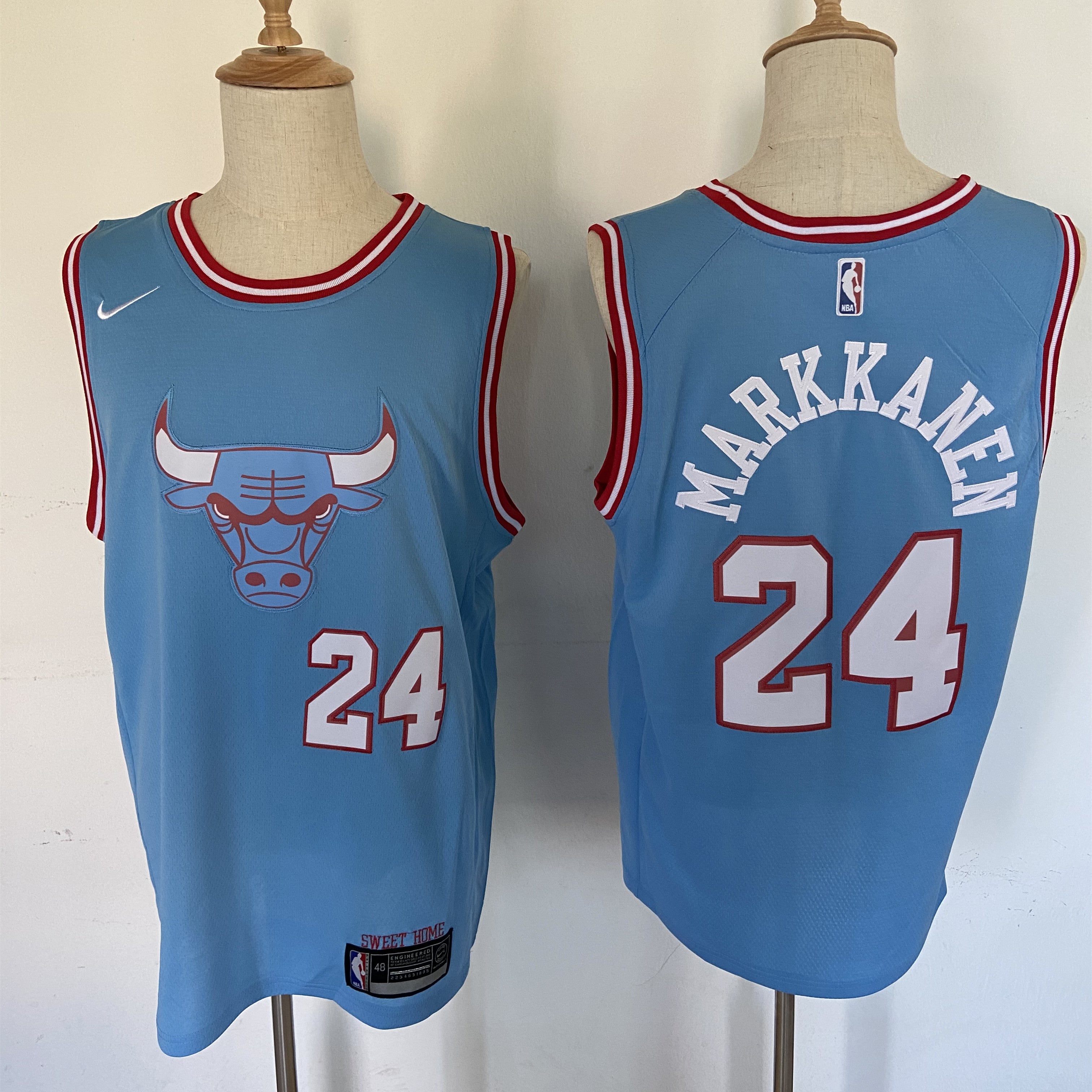 Laur Markkanen Chicago Bulls blue jersey