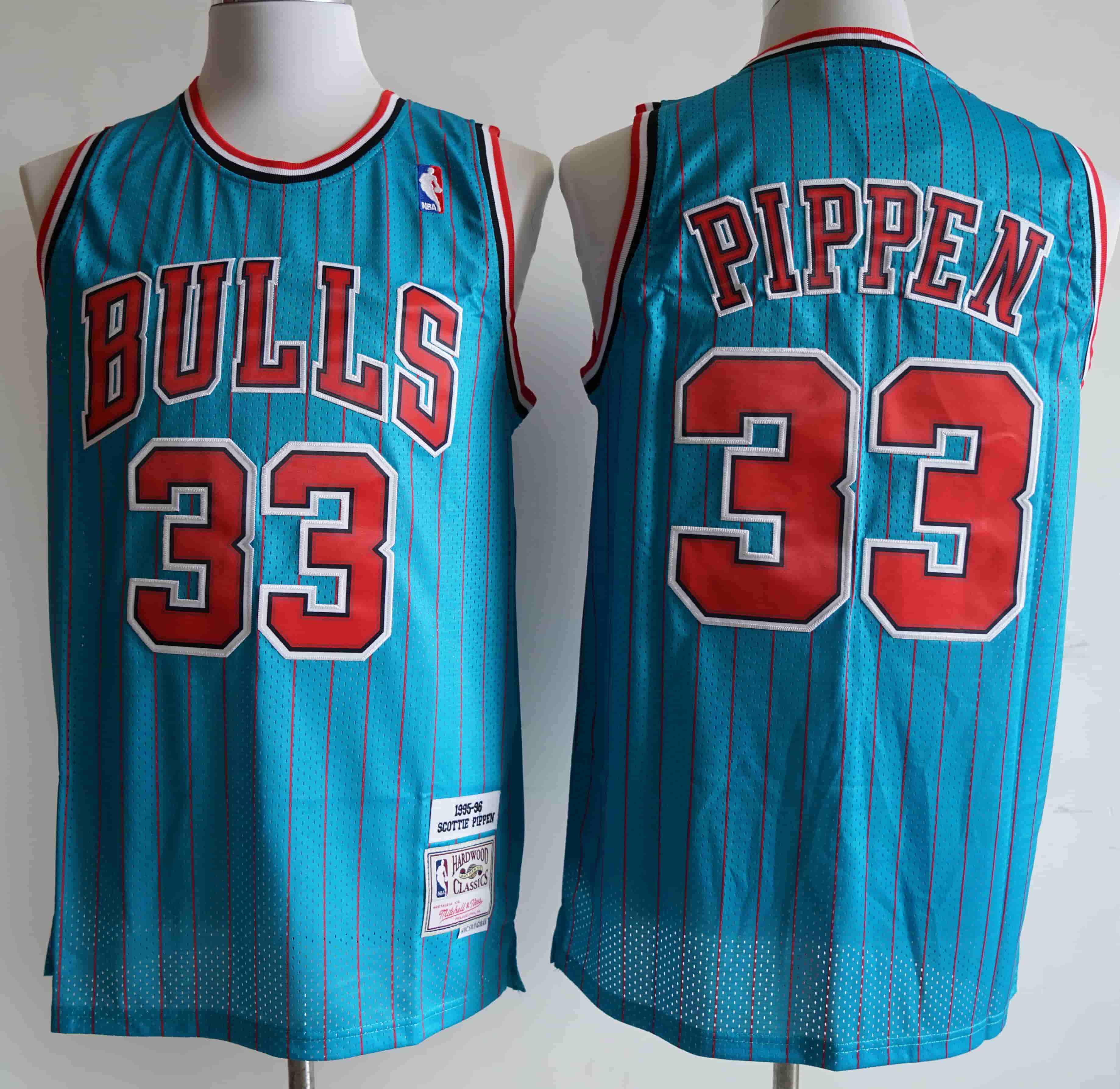 Scottie Pippen Chicago Bulls blue jersey
