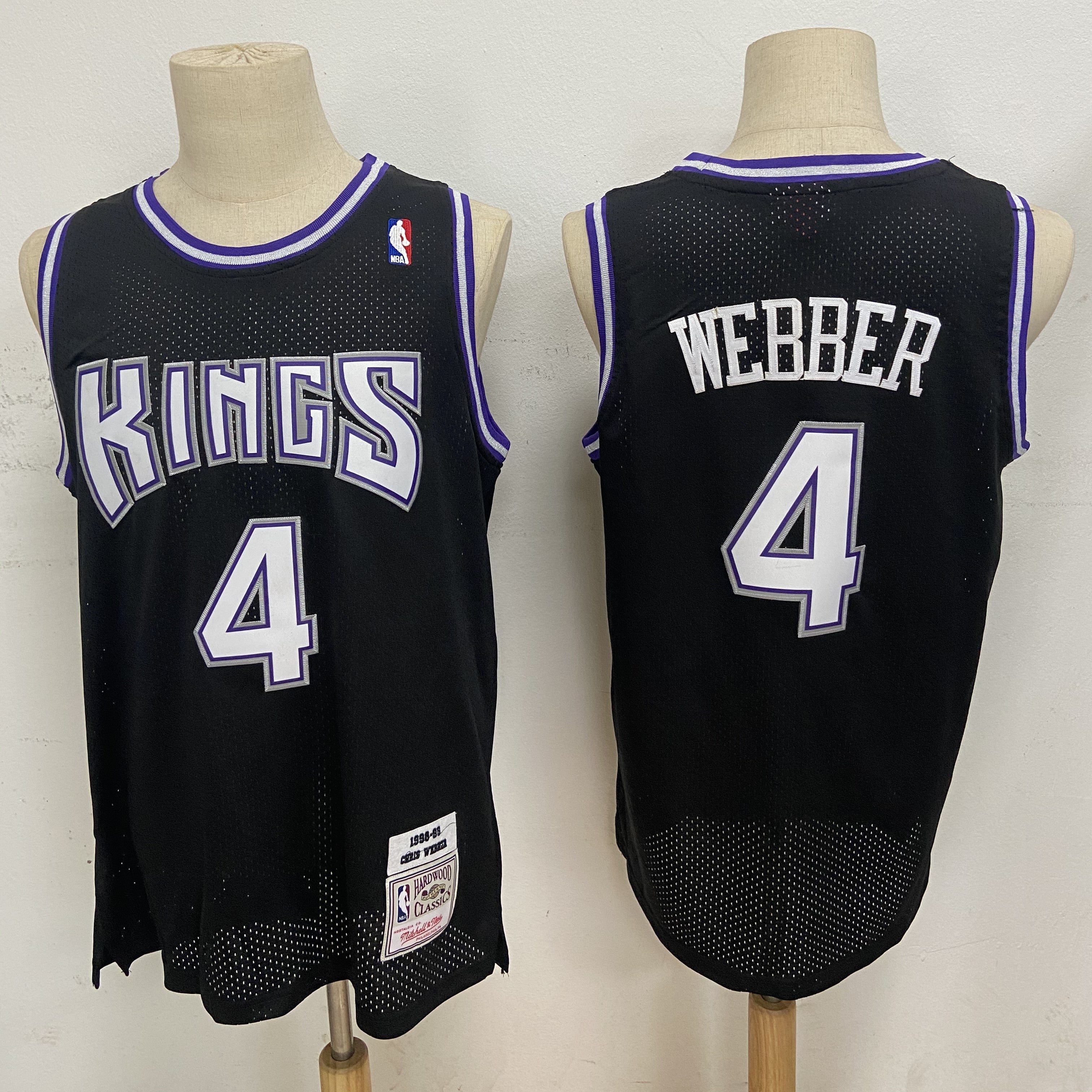 Chris Webber Sacramento Kings black jersey