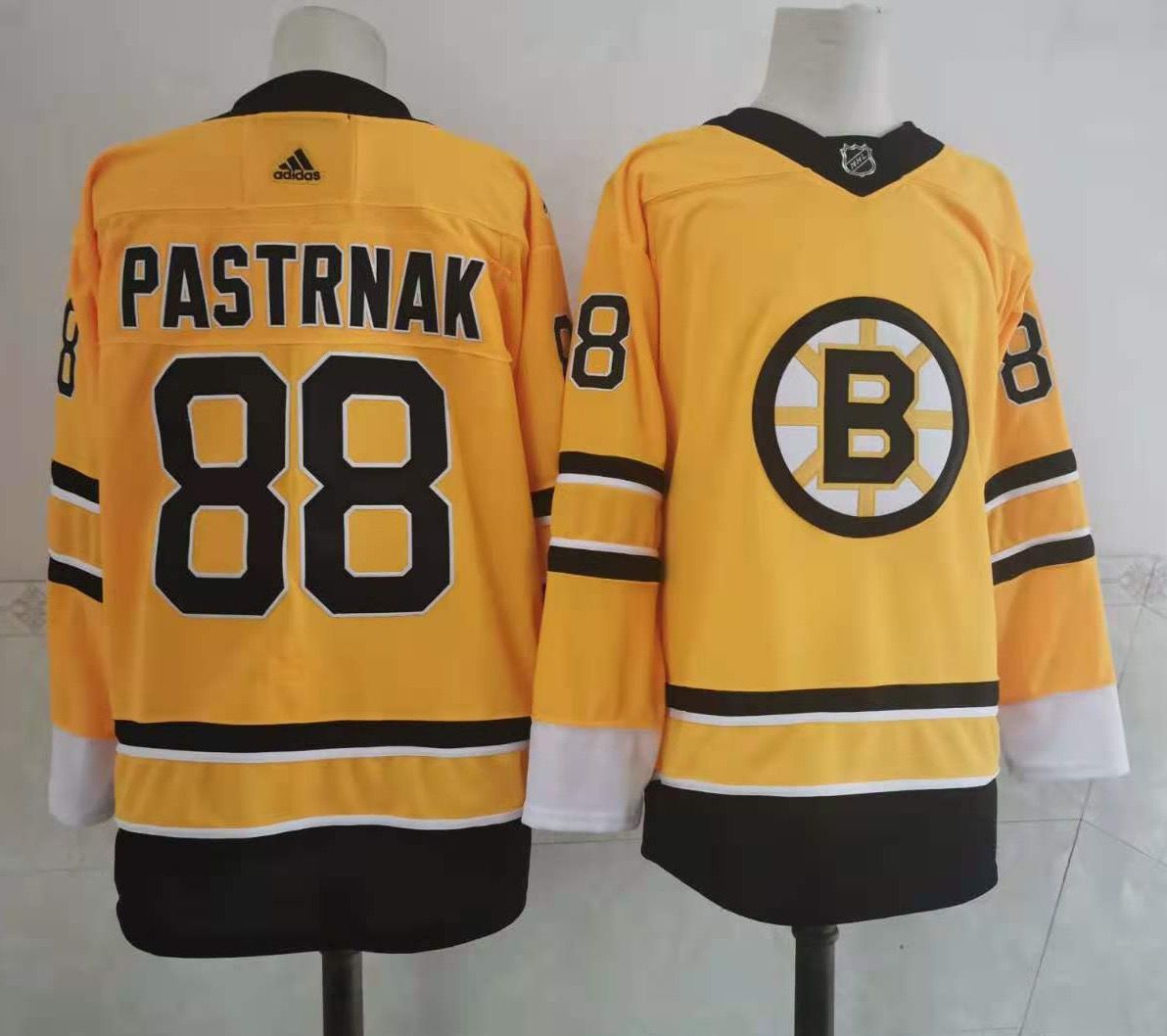 David Pastrnak Boston Bruins yellow jersey
