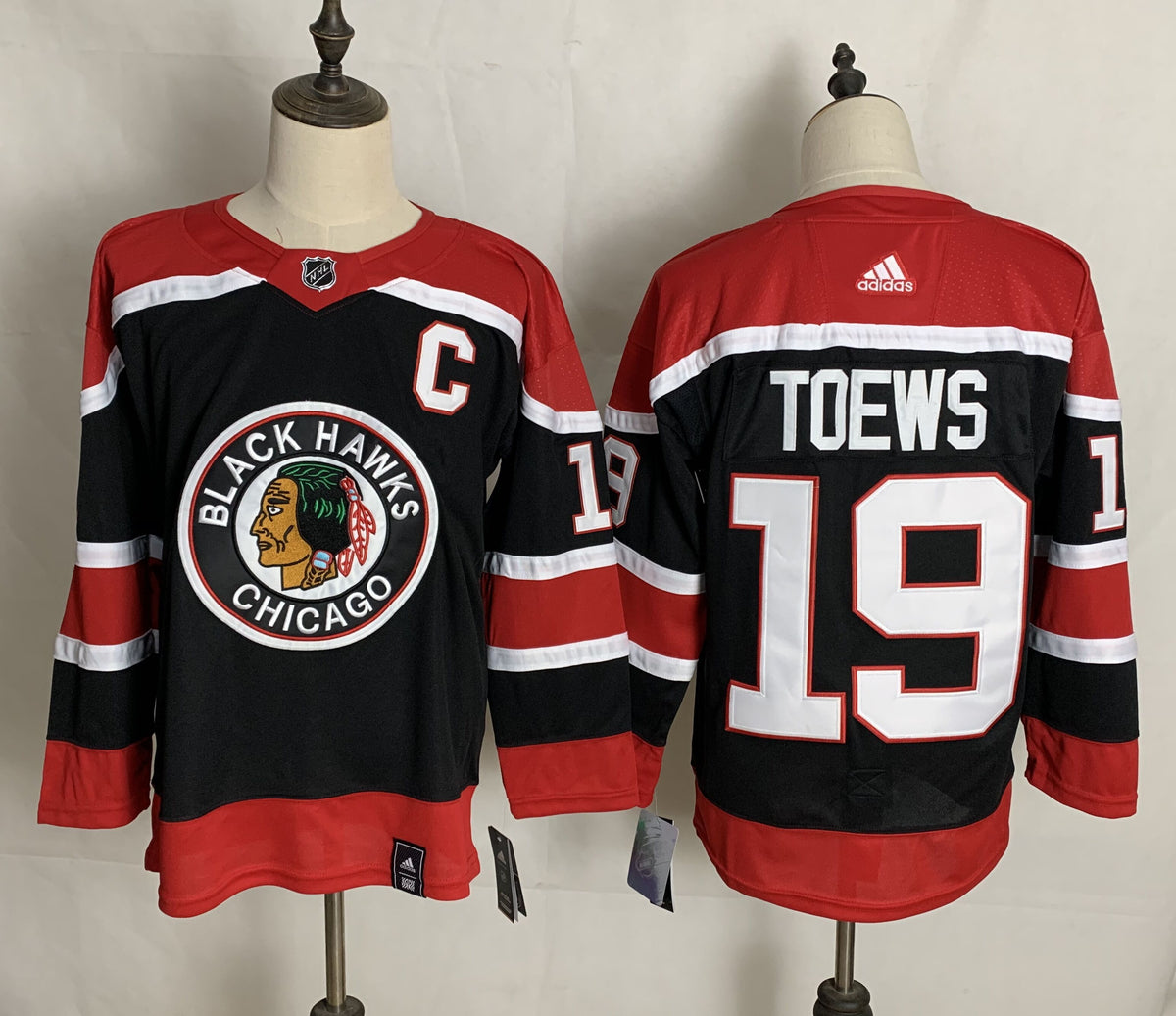 Jonathan Toews Chicago Blackhawks black Retro jersey
