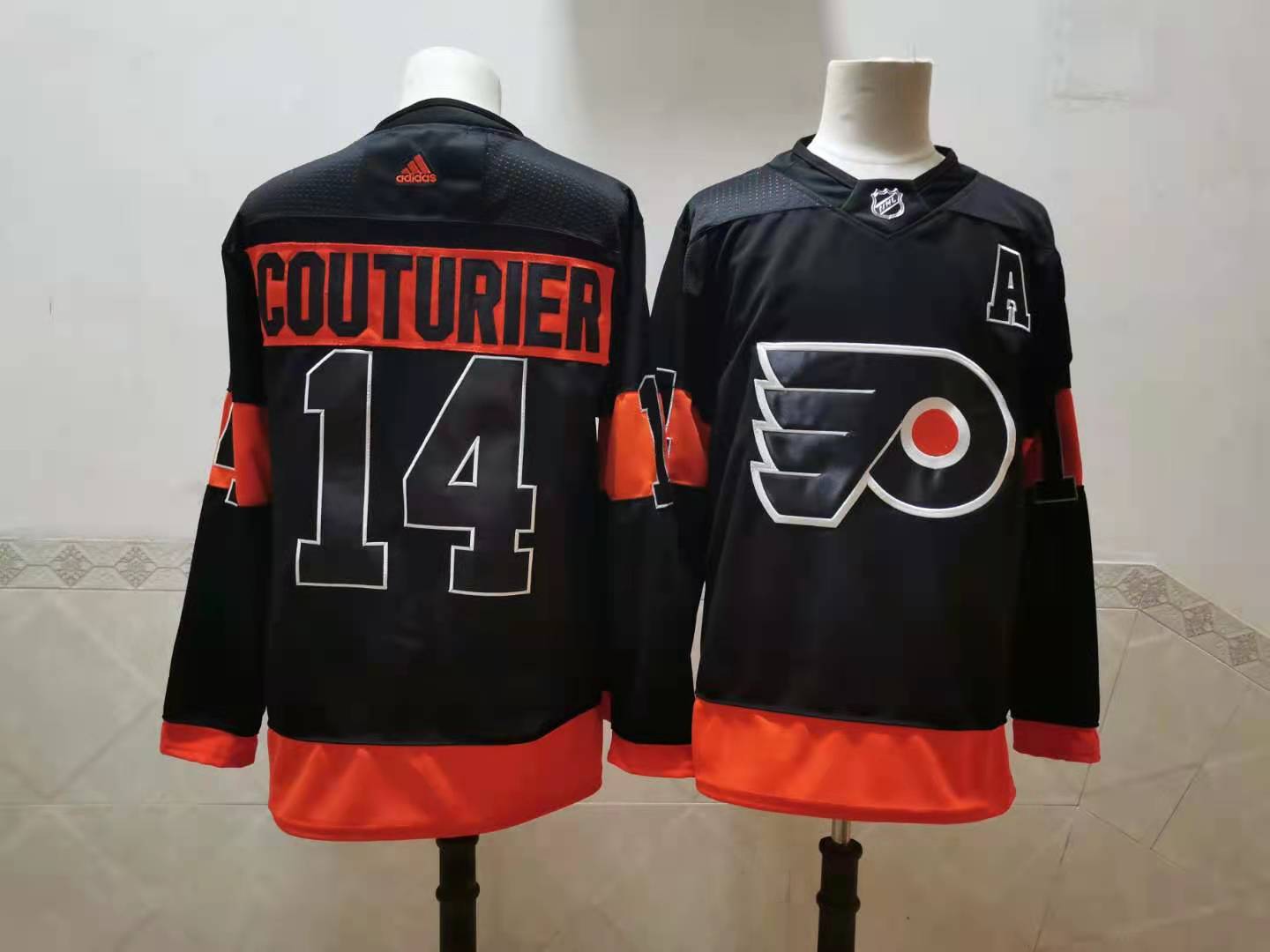 Sean Couturier Philadelphia Flyers black jersey
