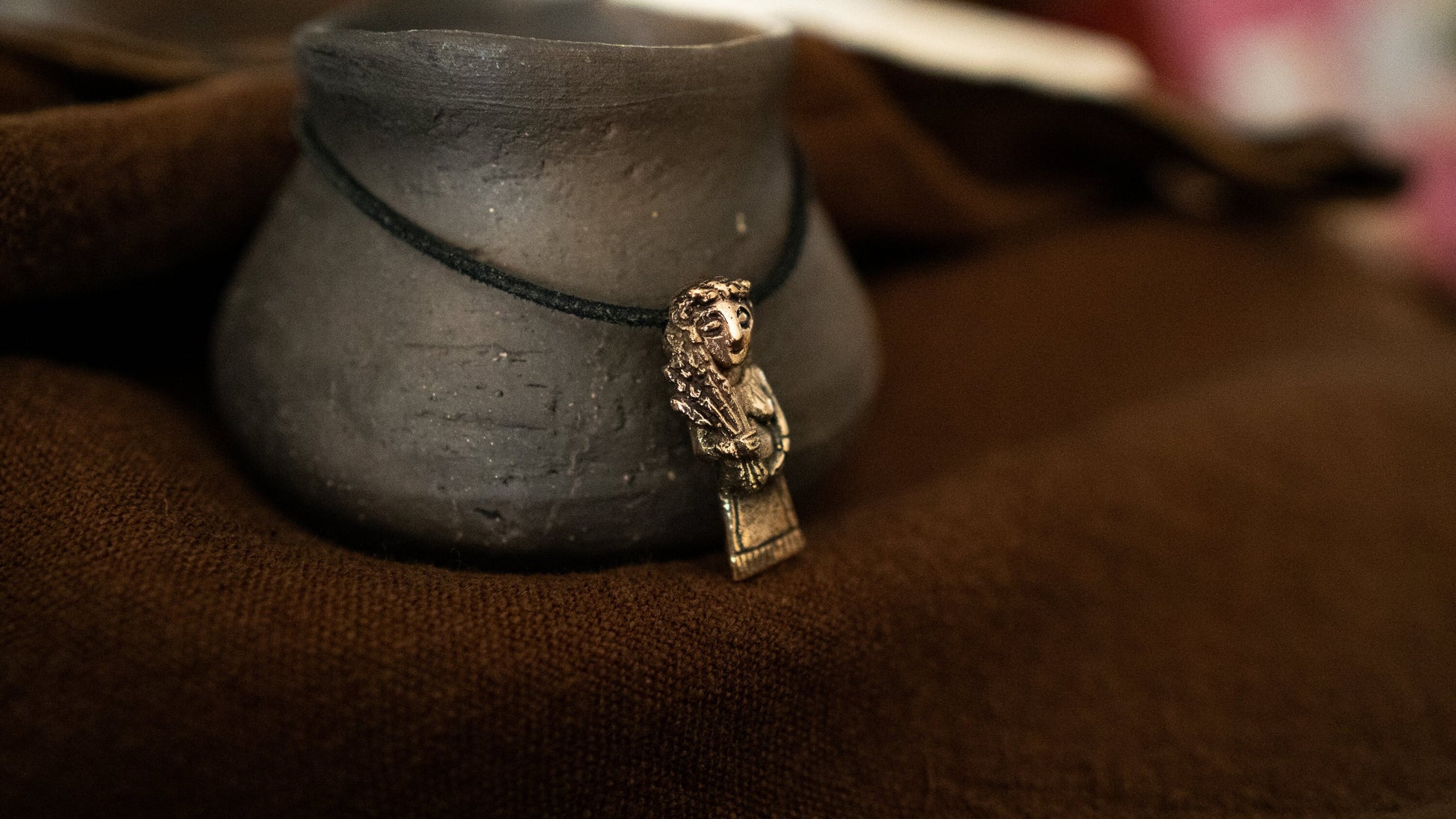 Viking Odin Necklace - Odin Norse myths inspired bronze pendant Viking Pagan amulett - Odinn