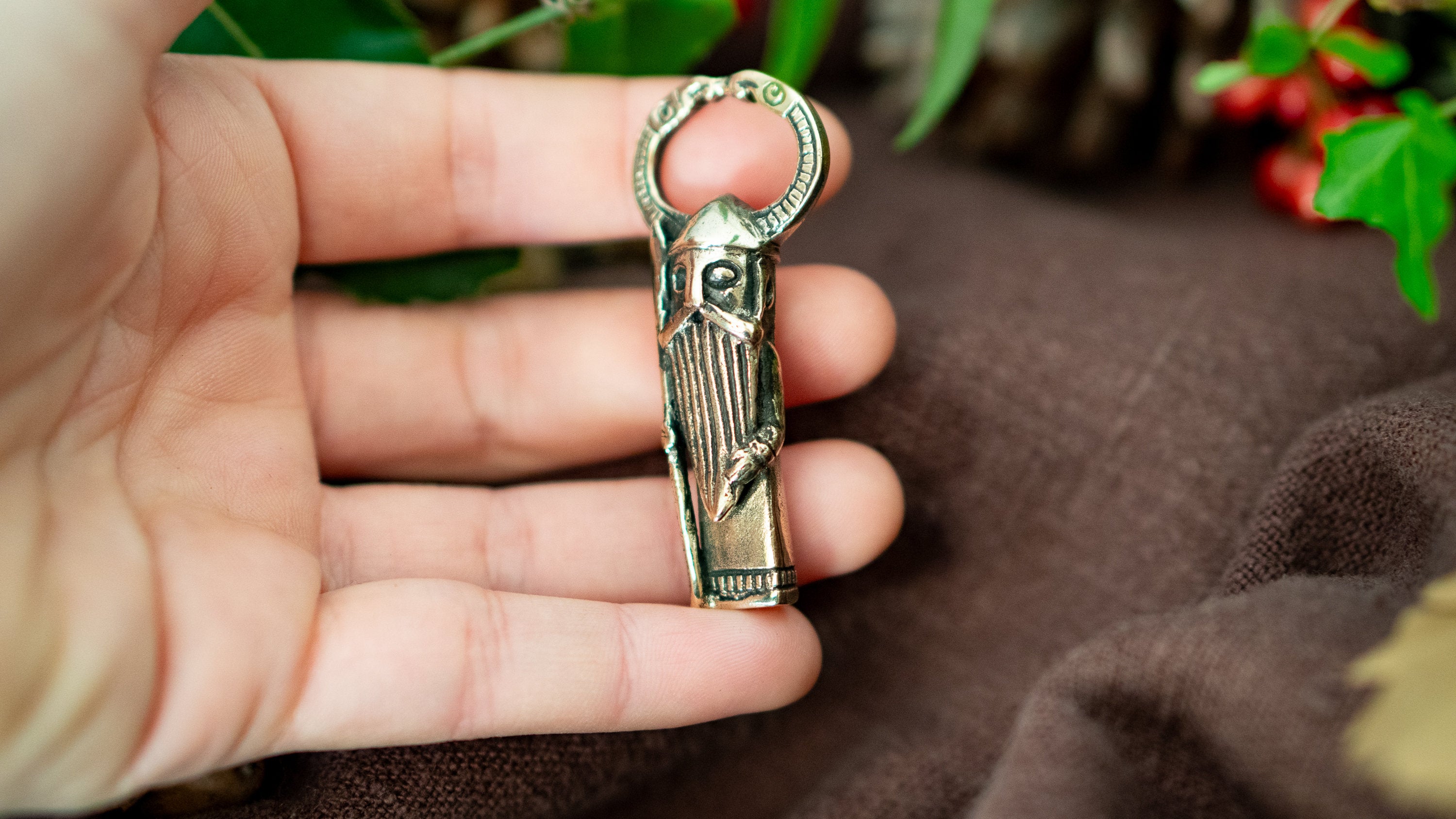 Viking Odin Necklace - Odin Norse myths inspired bronze pendant Viking Pagan amulett - Odinn