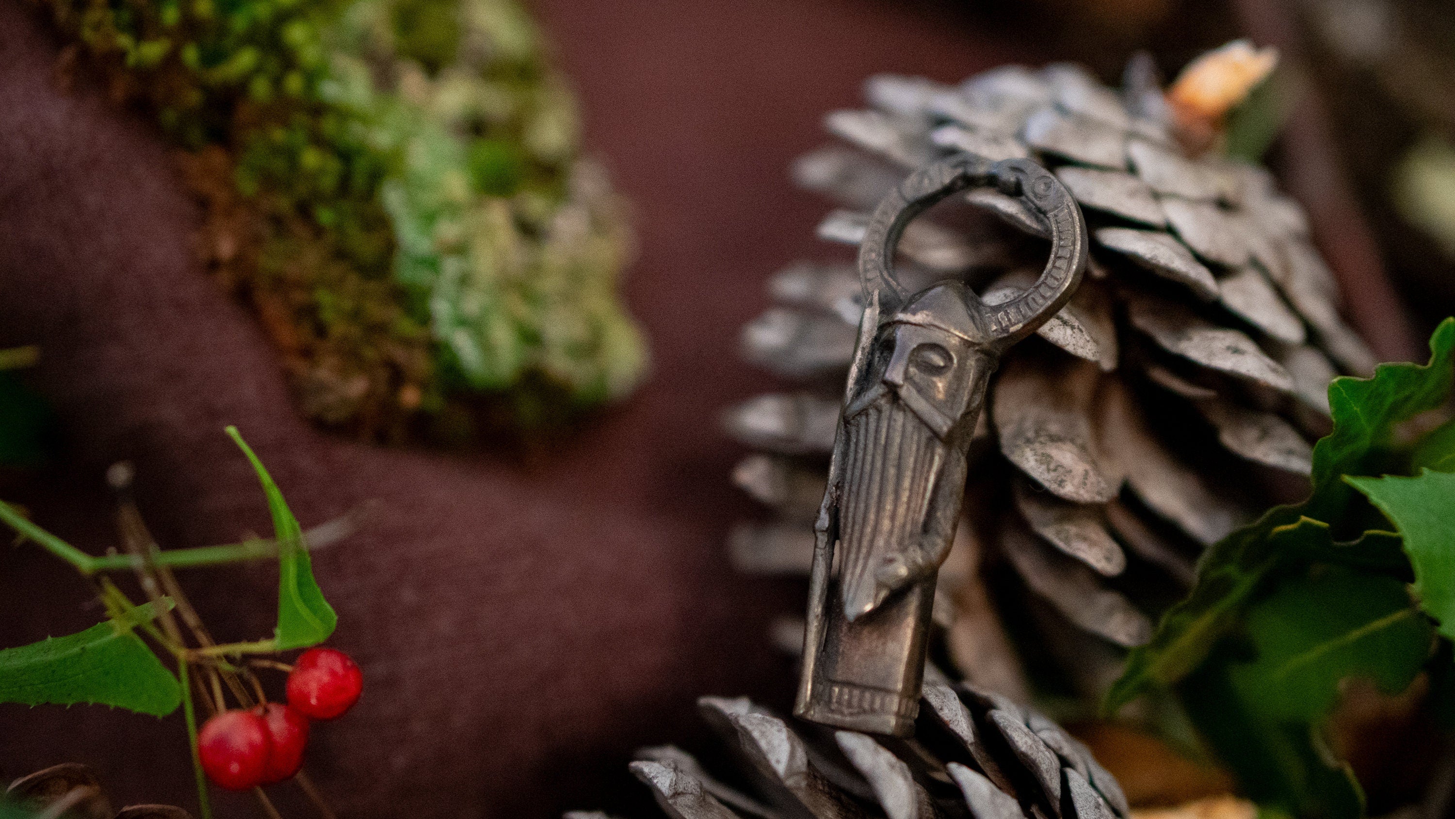 Viking Odin Necklace - Odin Norse myths inspired bronze pendant Viking Pagan amulett - Odinn