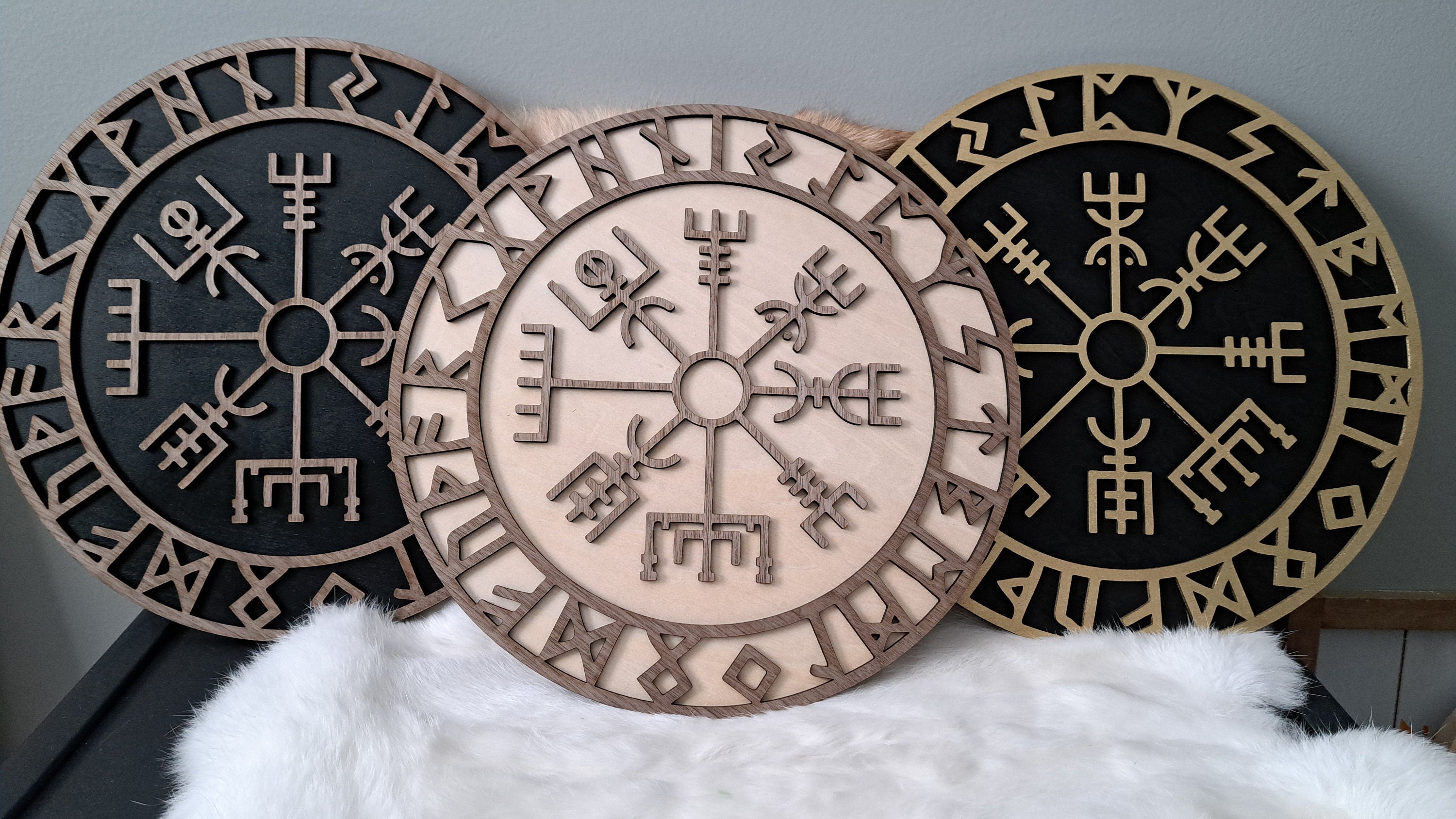 Viking Vegvisir Compass Blanket - Viking Vegvisir Tree of Life Wall Art, Norse Compass Raven Decor