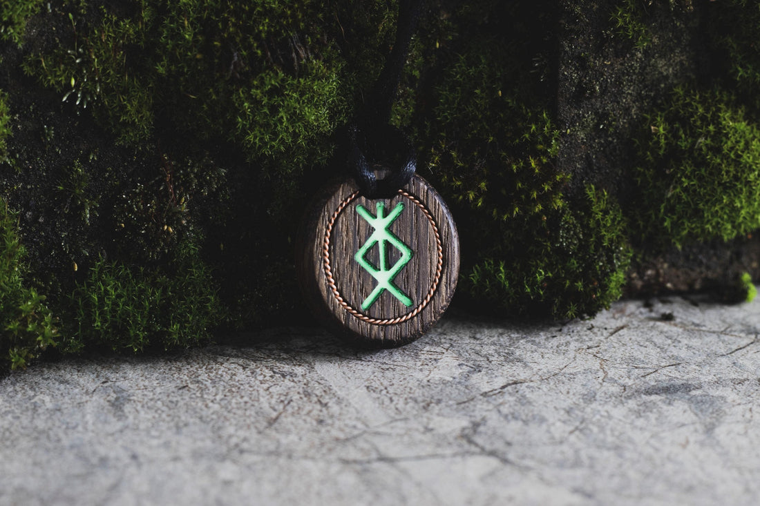 Viking Rune Necklace - Viking pendant with glowing protection rune, Personalization rune nordic