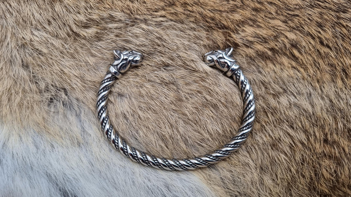 Viking Raven Ring - Silver Raven Celtic Knot Ring, Oxidized Viking Band, Norse Gothic Jewelry
