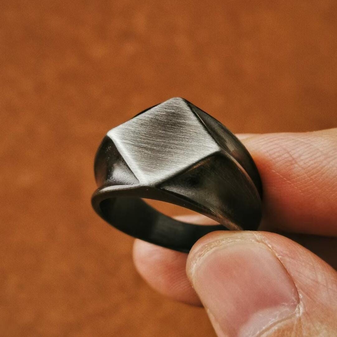 Viking Rune Ring - Viking Tree of Life Ring Mens Titanium Steel Celtic Knot Band Rustic Norse Rune
