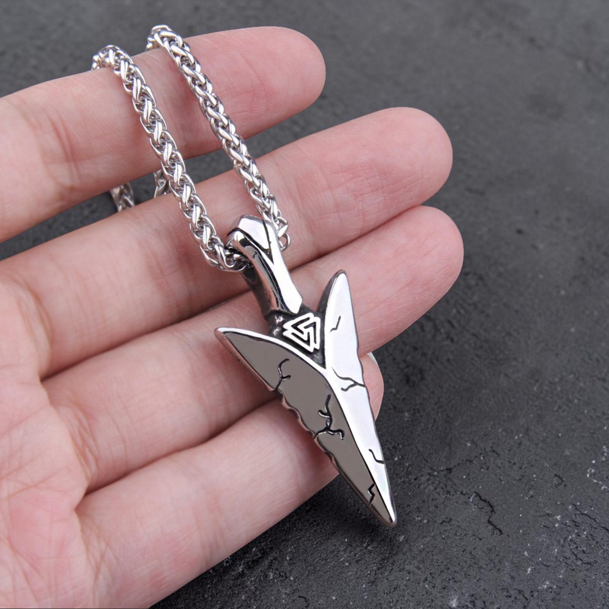 Viking Thor's Hammer Necklace - Wolf Head Thor's Hammer Necklace: Stainless Steel Viking Mjolnir