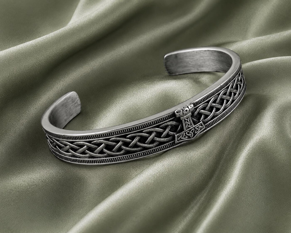 Viking Raven Ring - Viking Tree of Life Ring – Nordic Raven Signet Ring