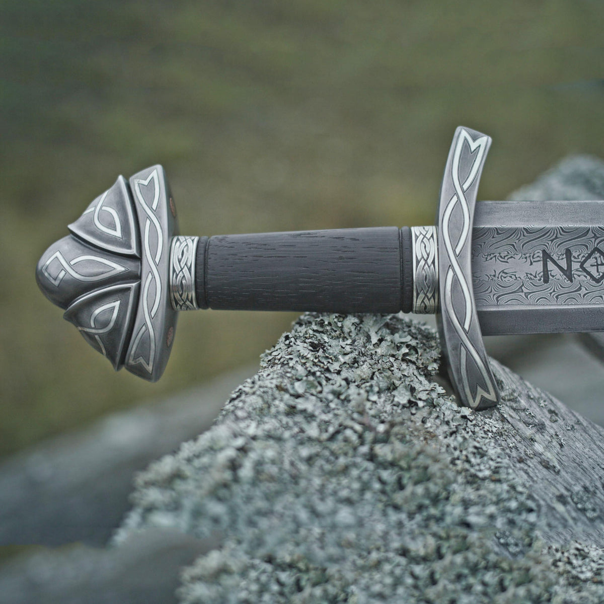 Viking Weapon Replica - Handmade Damascus Steel Celtic Leaf Sword, Viking Medieval Display Sword