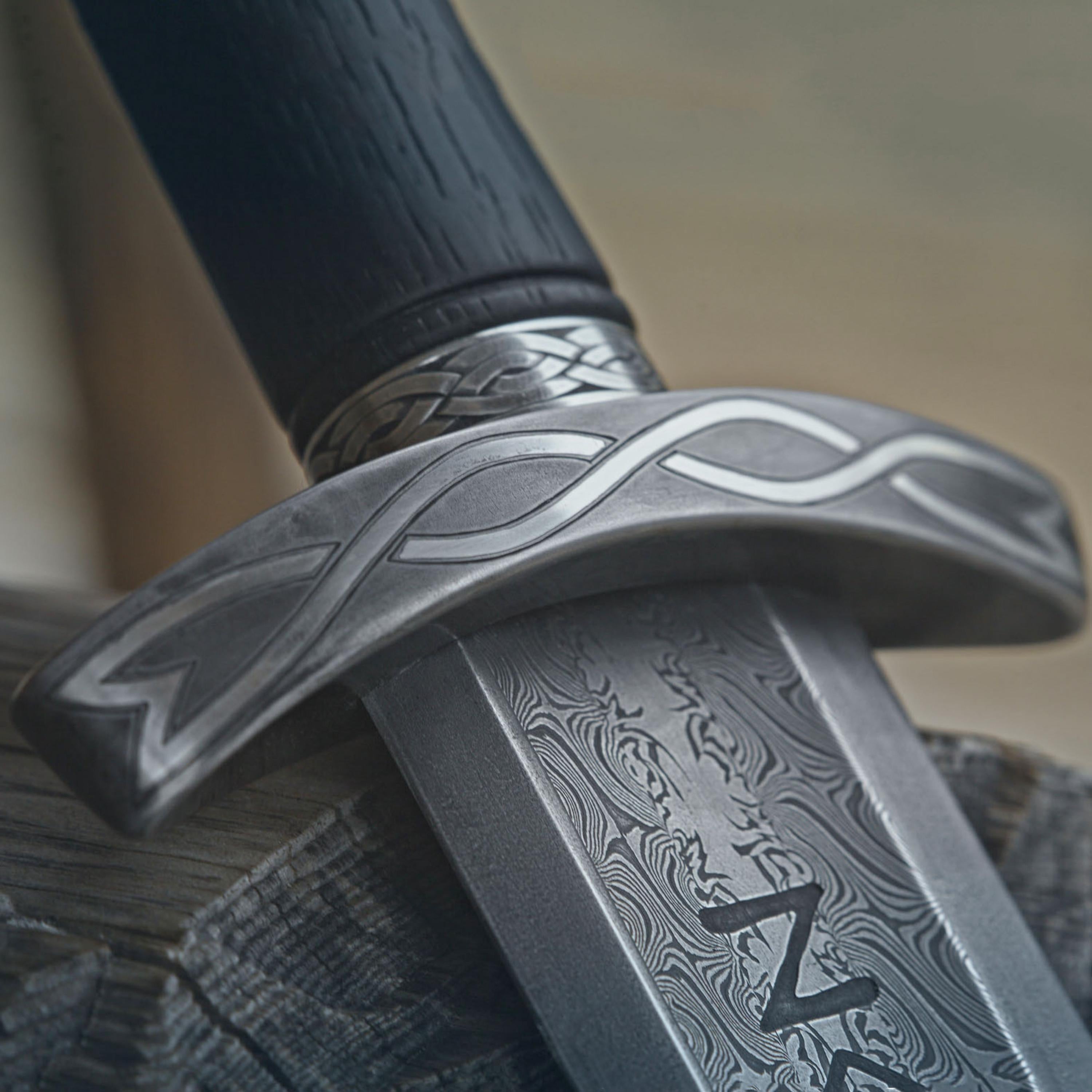 Viking Weapon Replica - Handmade Damascus Steel Celtic Leaf Sword, Viking Medieval Display Sword