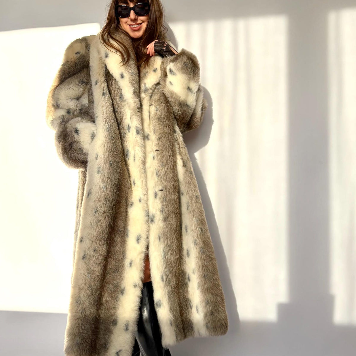 Viking Jacket - Viking Reindeer Fur Cloak XL – Real Reindeer Fur Cape – Metal Brooch – Nordic