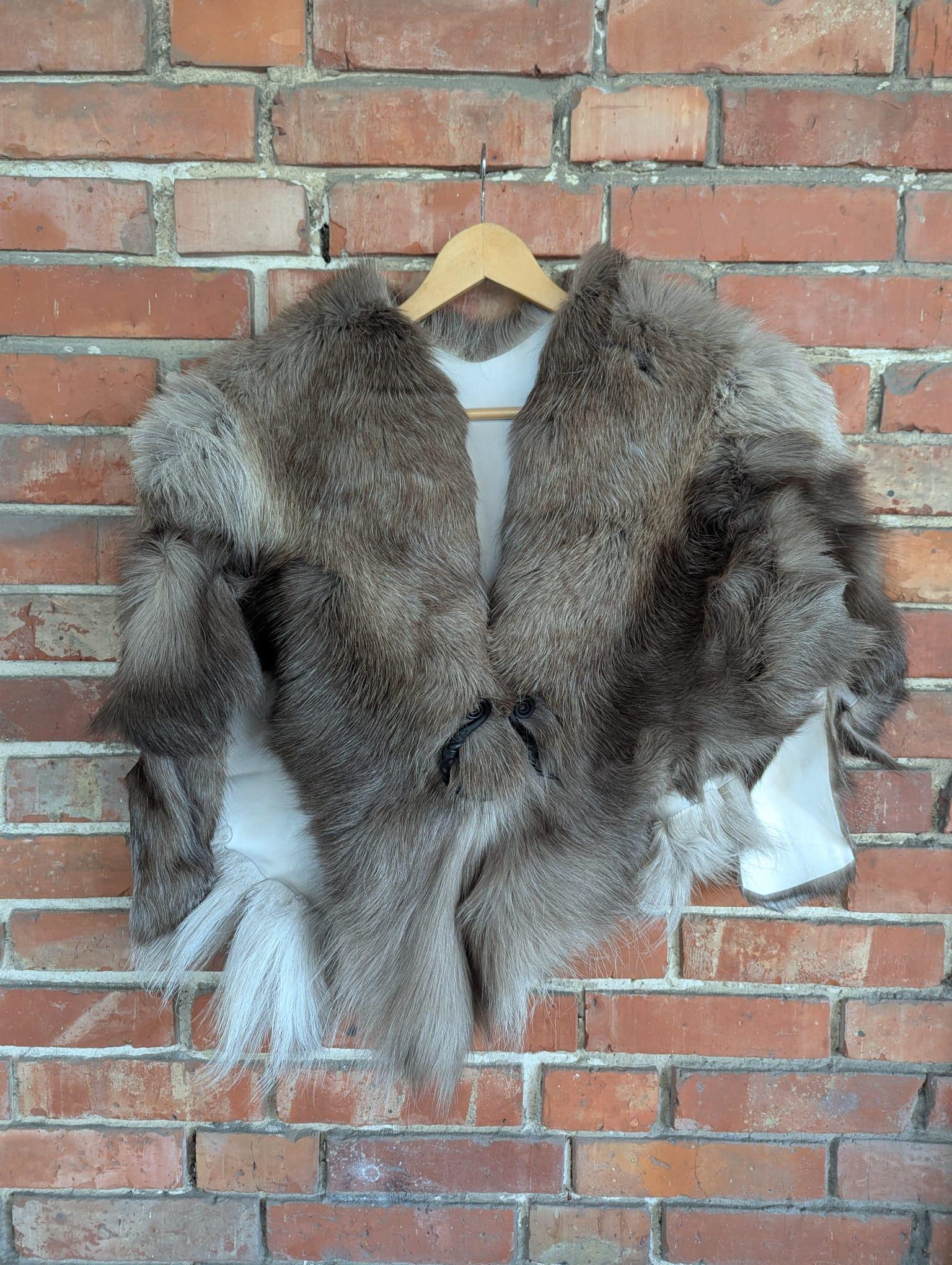 Viking Jacket - Viking Reindeer Fur Cloak XL – Real Reindeer Fur Cape – Metal Brooch – Nordic