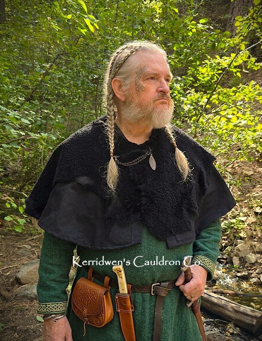 Viking Jacket - Viking Reindeer Fur Cloak XL – Real Reindeer Fur Cape – Metal Brooch – Nordic