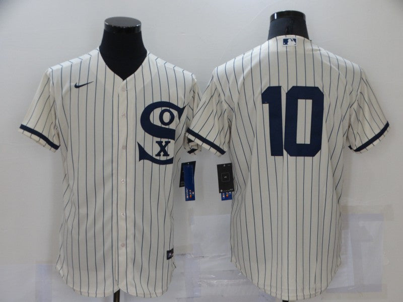 Yoan Moncada Chicago White Sox cream jersey