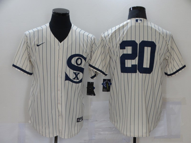 Danny Mendick Chicago White Sox cream jersey