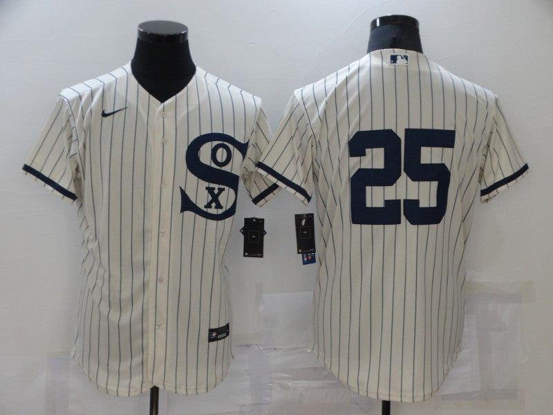 Andrew Vaughn Chicago White Sox cream jersey
