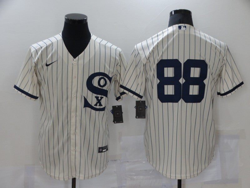 Luis Robert Chicago White Sox cream jersey
