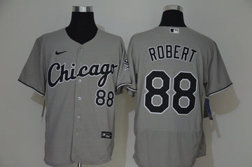 Luis Robert Chicago White Sox gray jersey
