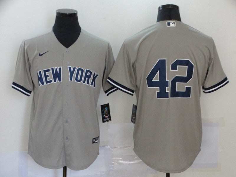 Mariano Rivera New York Yankees gray jersey